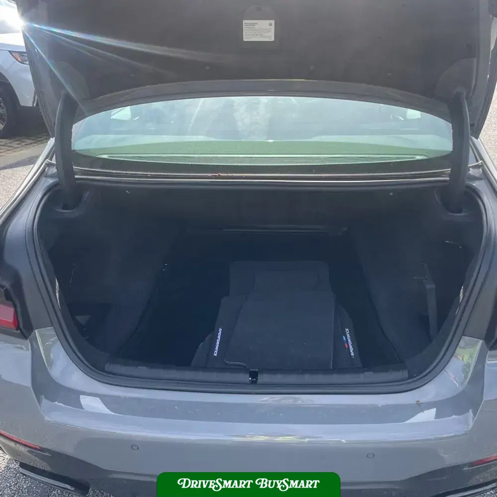 2022 BMW 5-Series M550xi