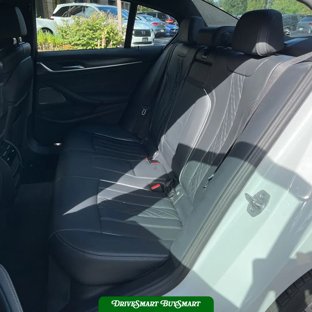 2023 BMW 5-Series M550xi