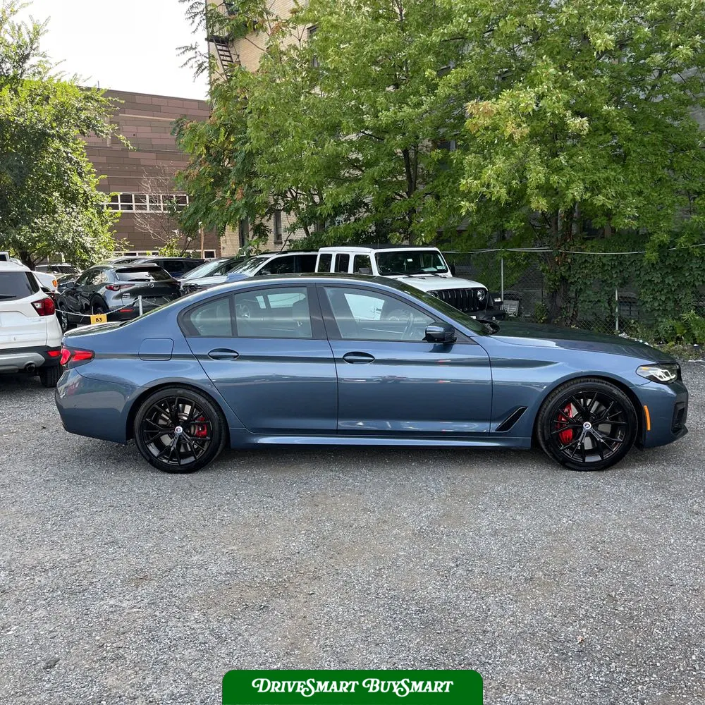 2023 BMW 5-Series M550xi
