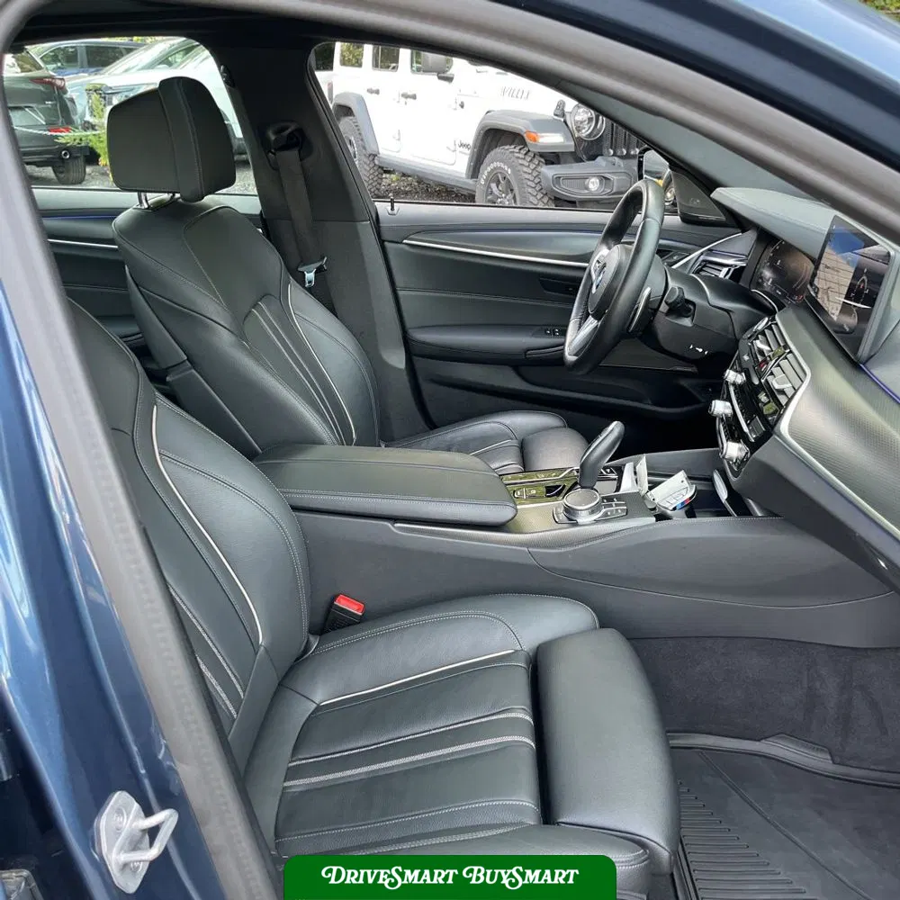 2023 BMW 5-Series M550xi