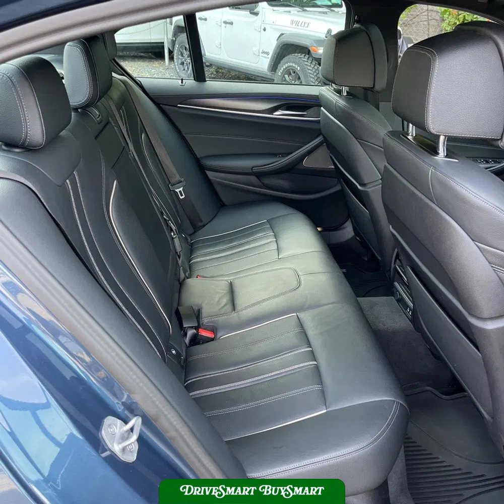 2023 BMW 5-Series M550xi