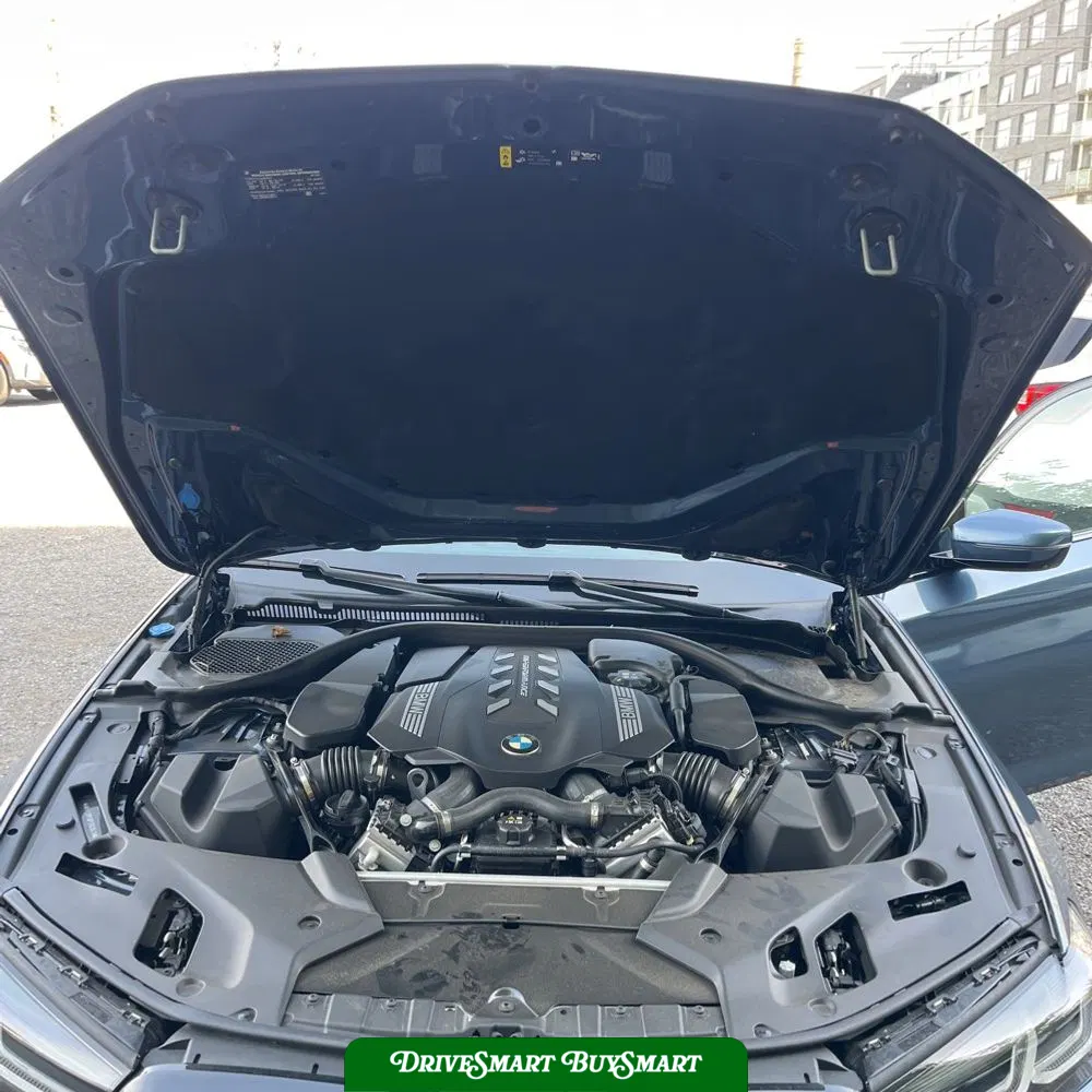 2023 BMW 5-Series M550xi
