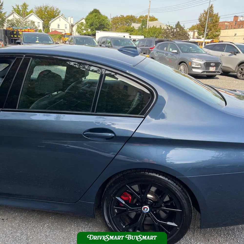2023 BMW 5-Series M550xi