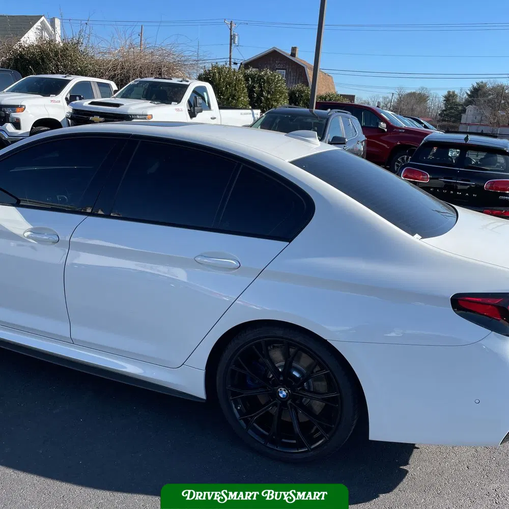 2022 BMW 5-Series M550xi
