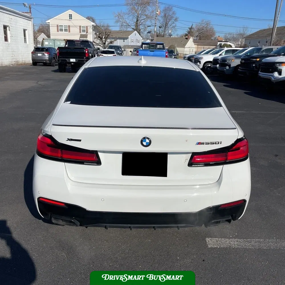 2022 BMW 5-Series M550xi