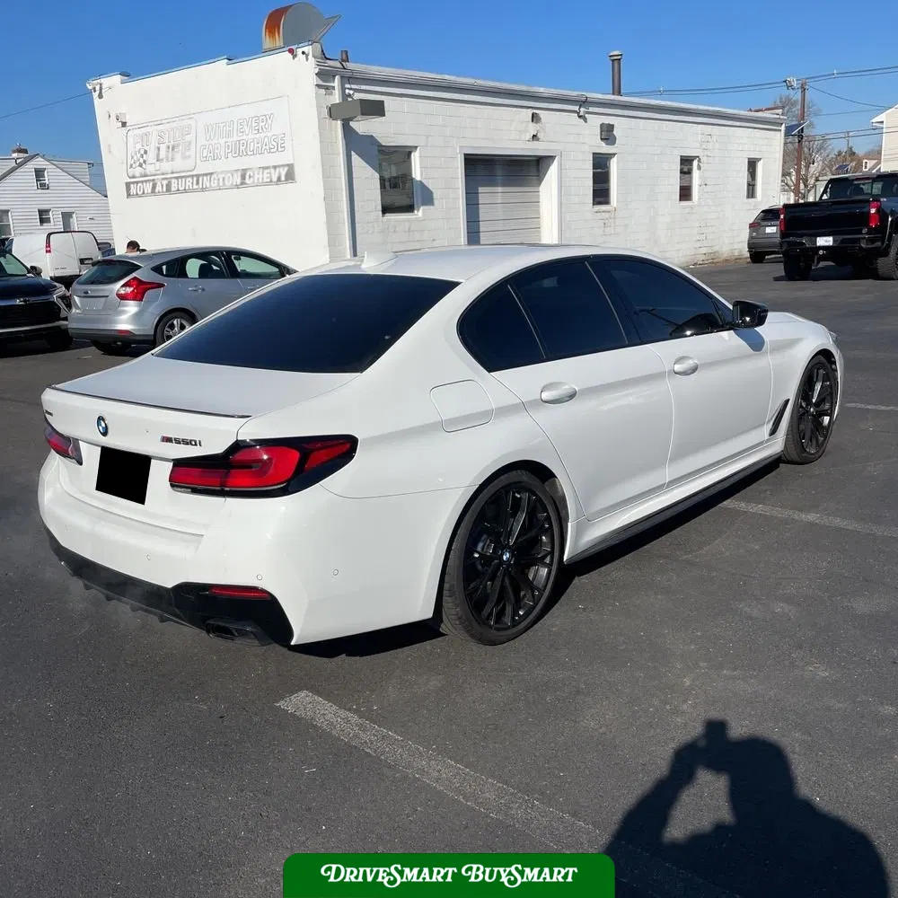 2022 BMW 5-Series M550xi