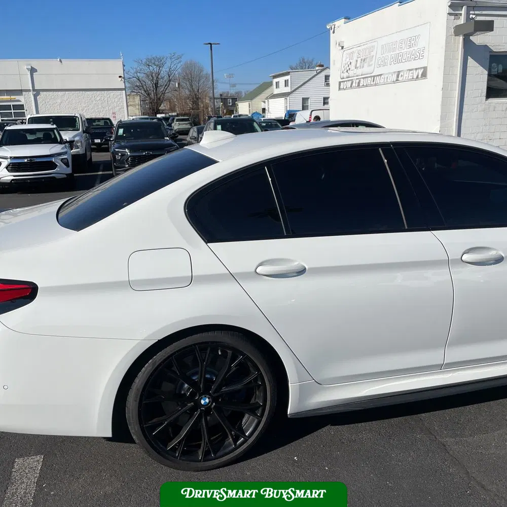 2022 BMW 5-Series M550xi