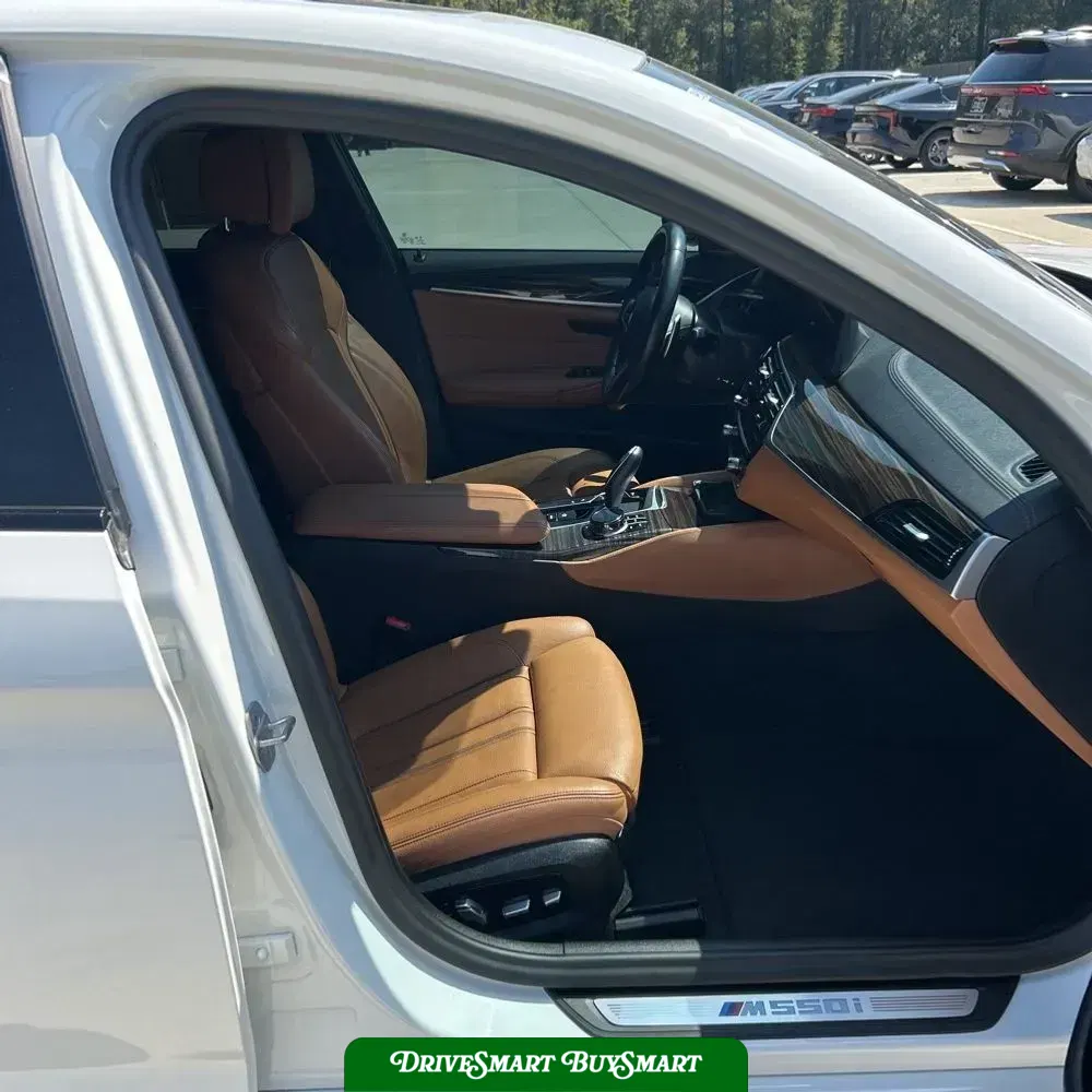 2021 BMW 5-Series M550xi