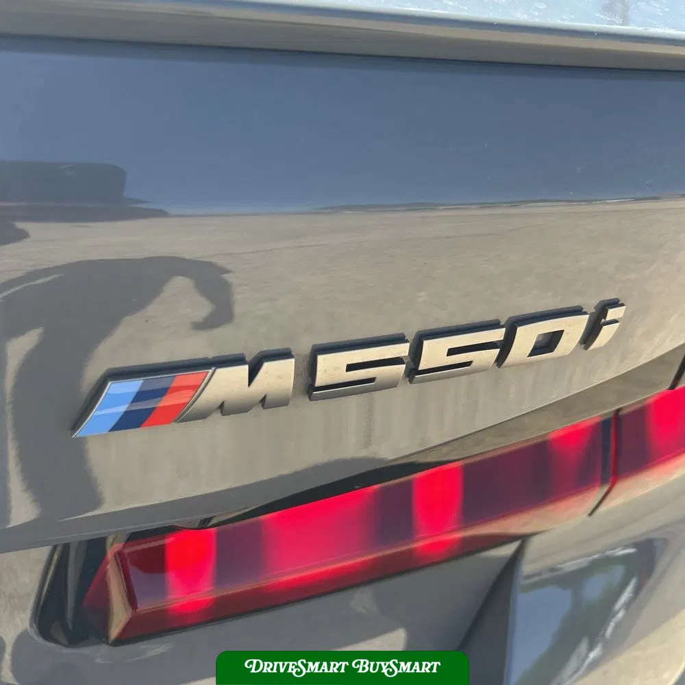 2022 BMW 5-Series M550xi