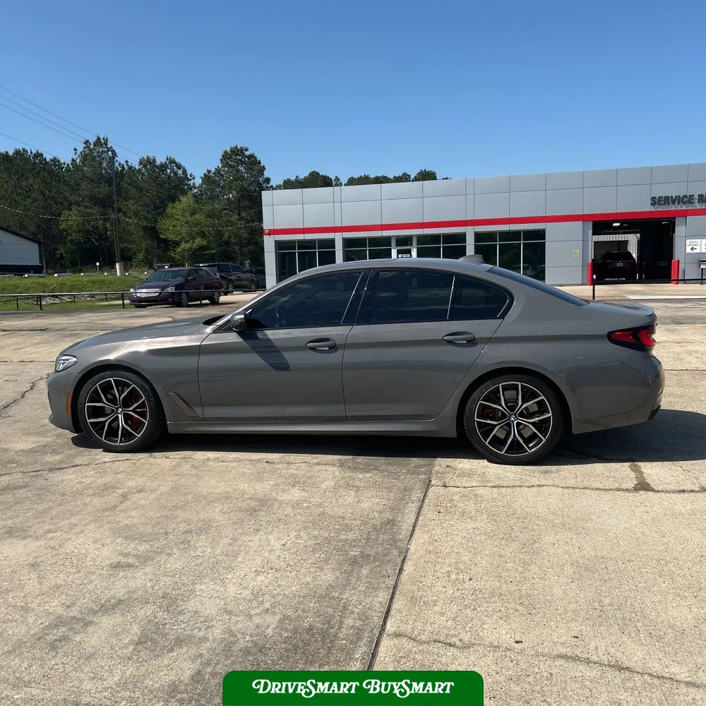 2022 BMW 5-Series M550xi