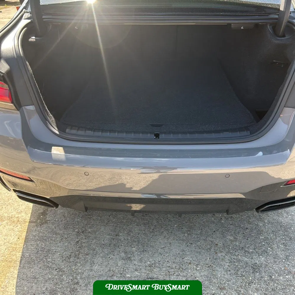 2022 BMW 5-Series M550xi