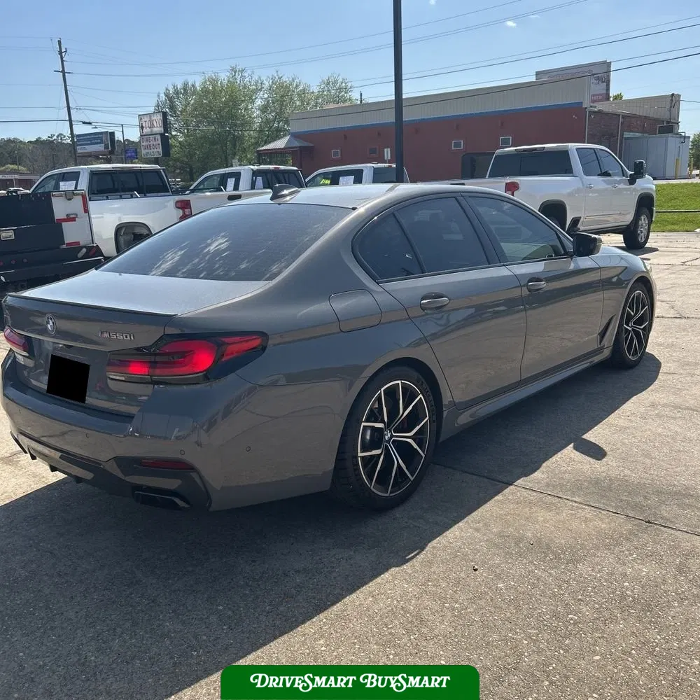 2022 BMW 5-Series M550xi