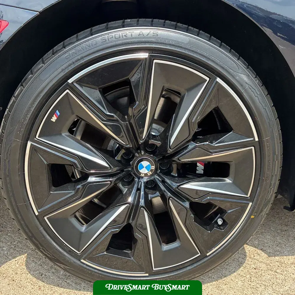2023 BMW 7-Series 740i