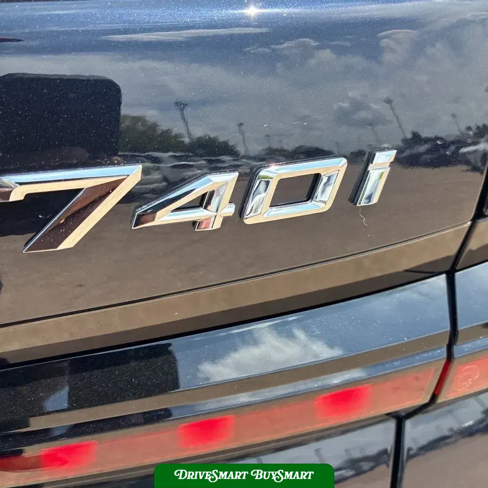 2023 BMW 7-Series 740i