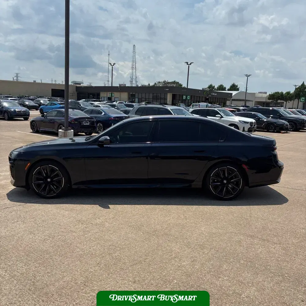 2023 BMW 7-Series 740i