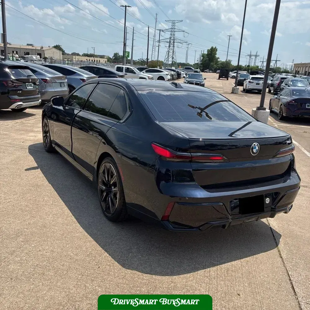 2023 BMW 7-Series 740i