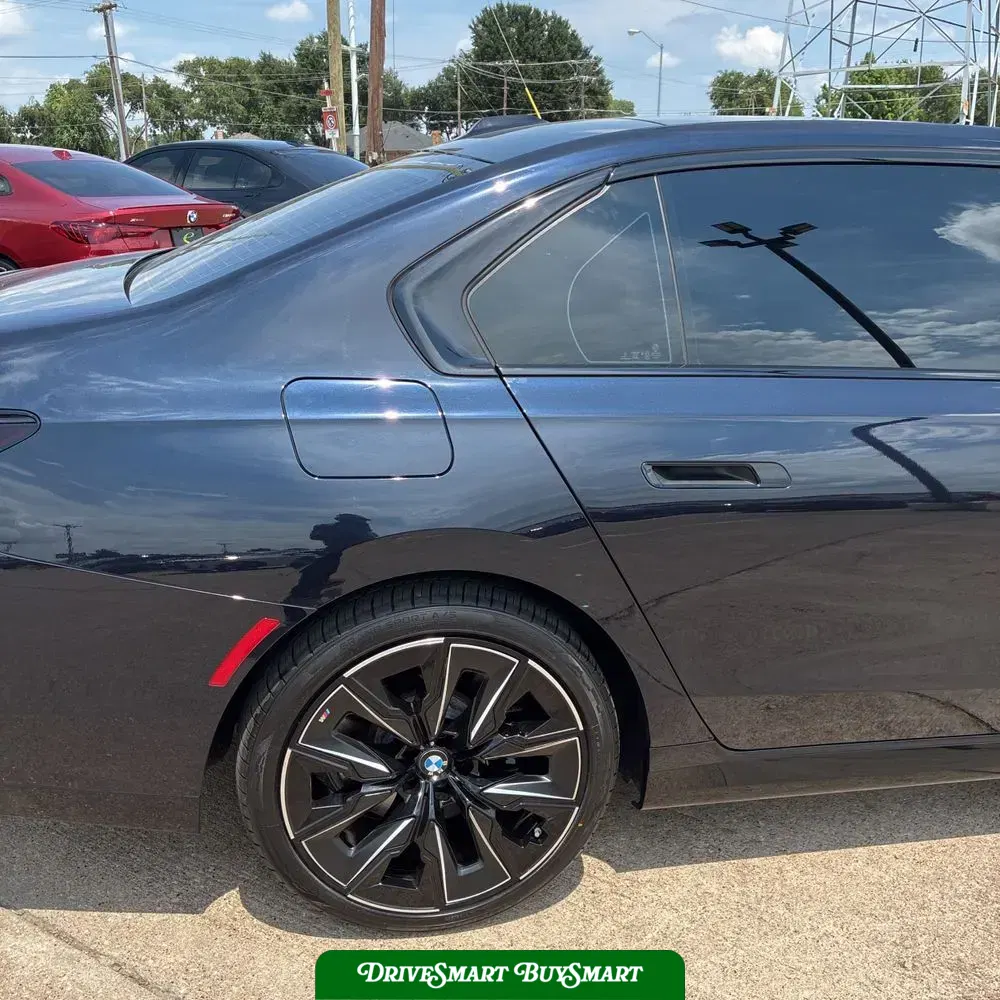2023 BMW 7-Series 740i