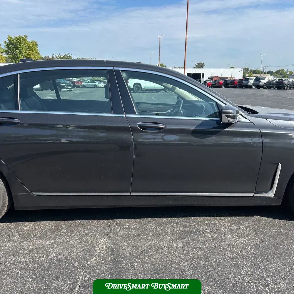2022 BMW 7-Series 740i
