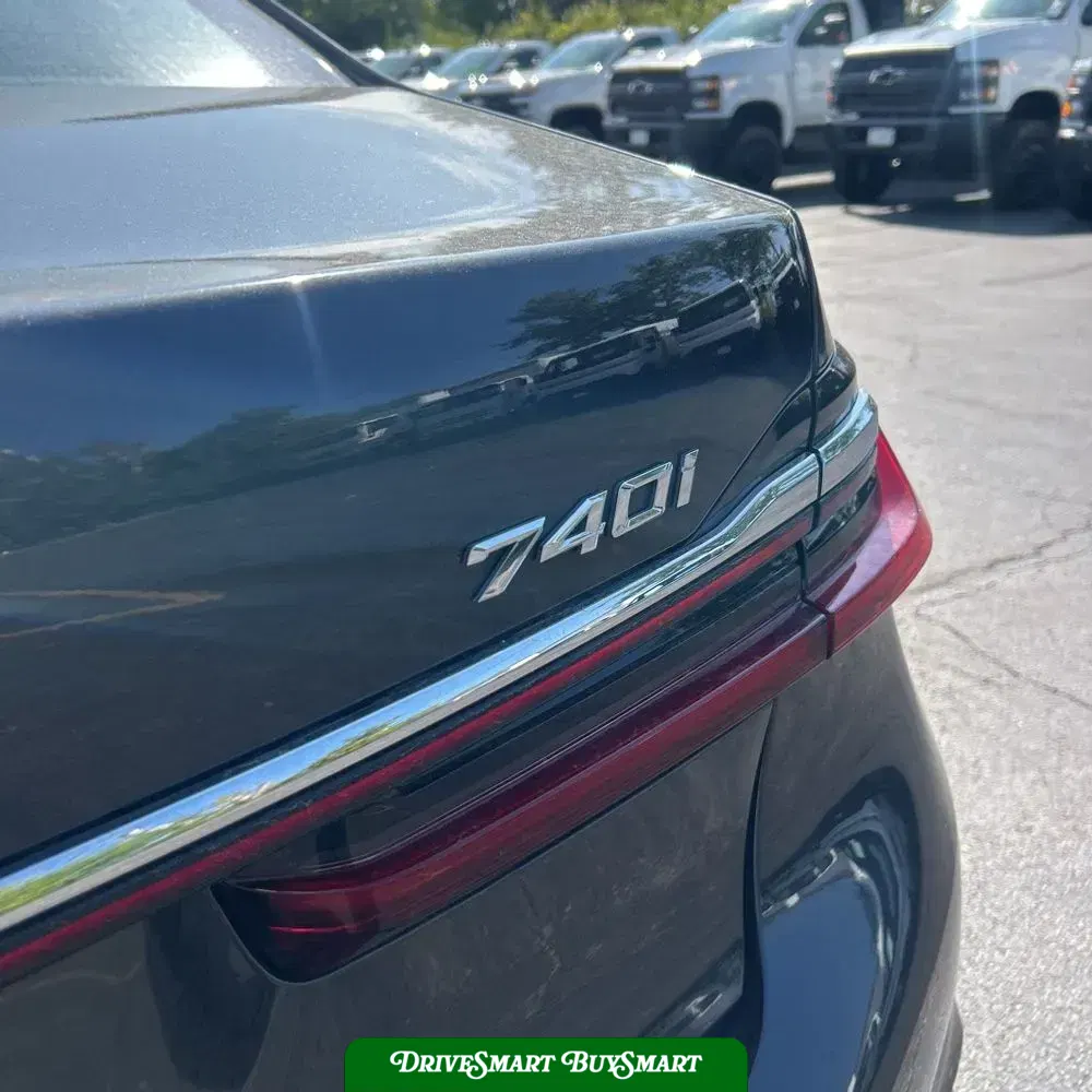 2022 BMW 7-Series 740i