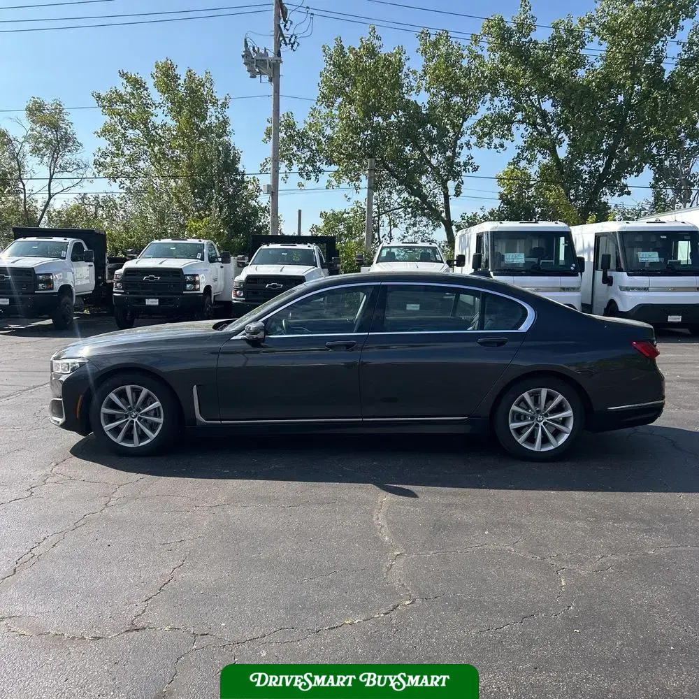 2022 BMW 7-Series 740i