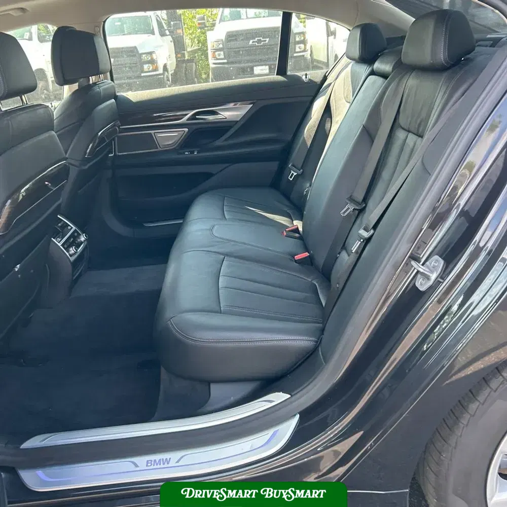 2022 BMW 7-Series 740i