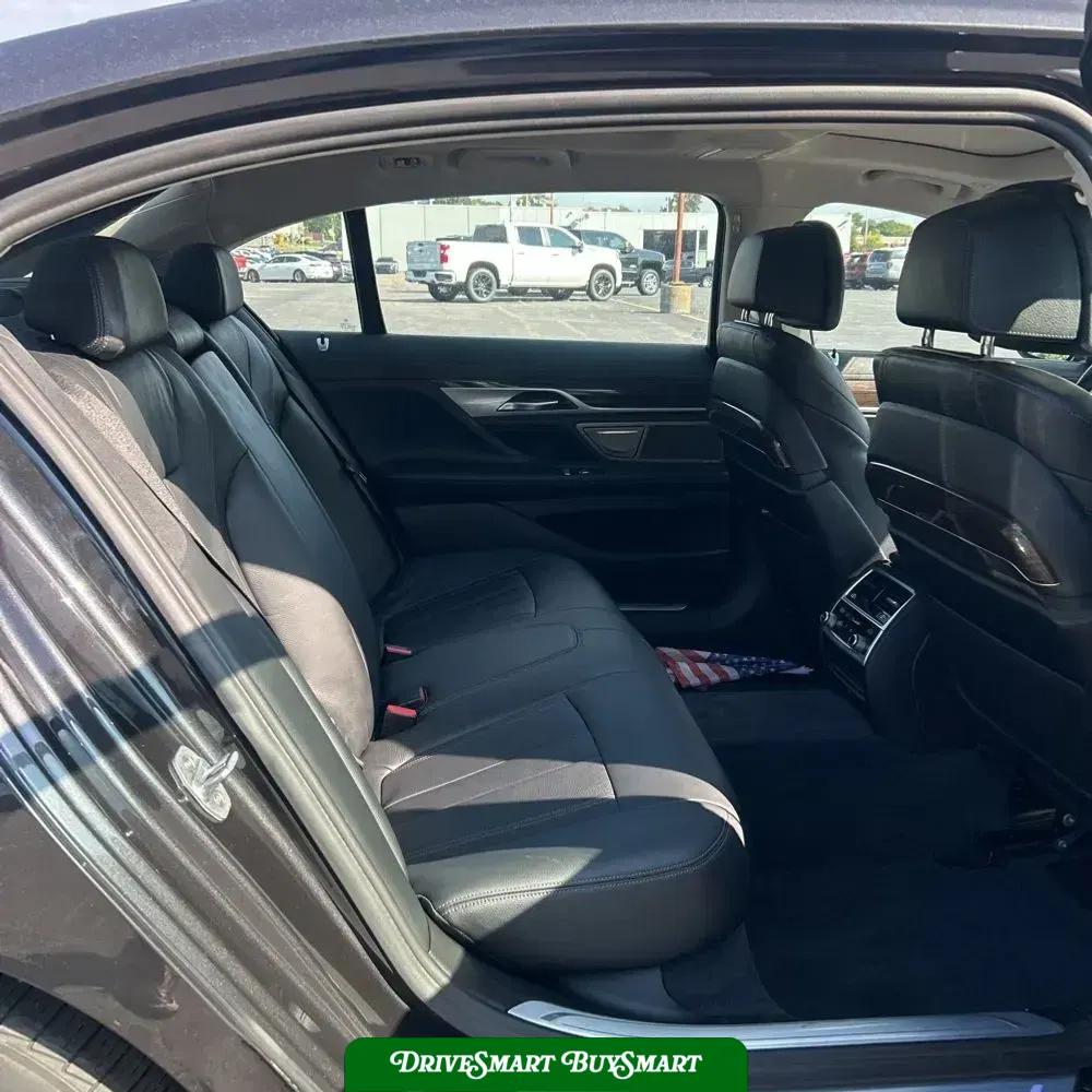 2022 BMW 7-Series 740i