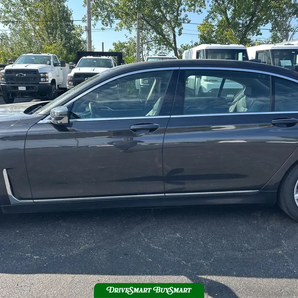 2022 BMW 7-Series 740i