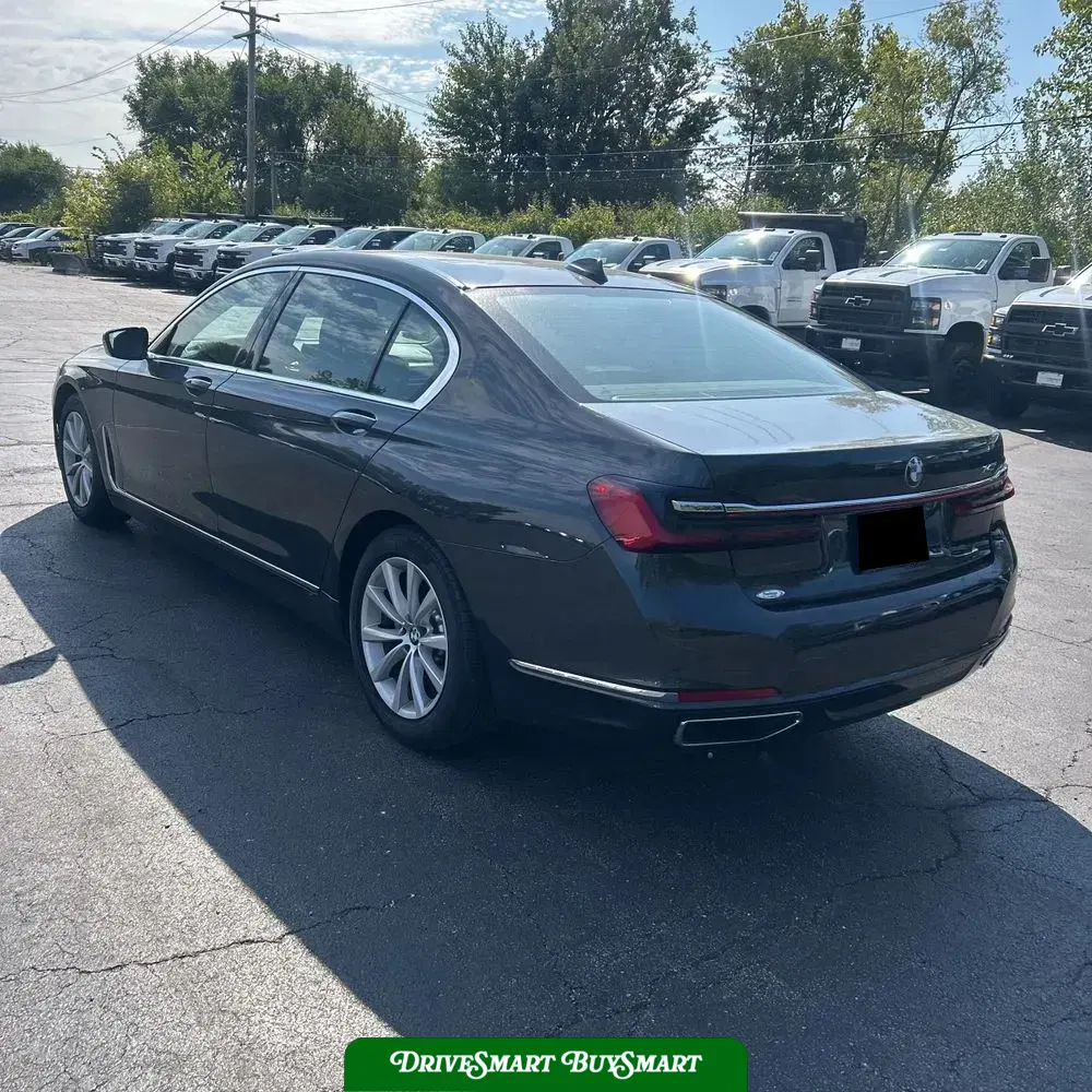 2022 BMW 7-Series 740i