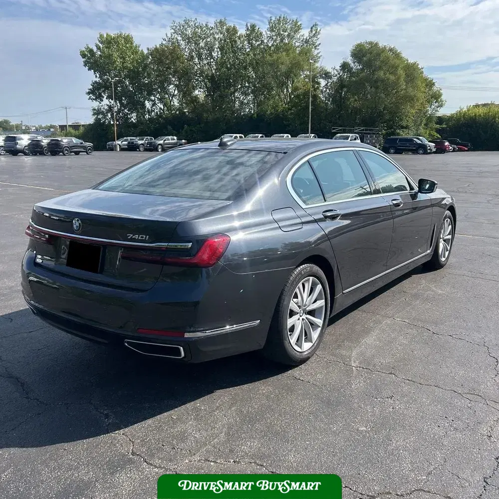 2022 BMW 7-Series 740i