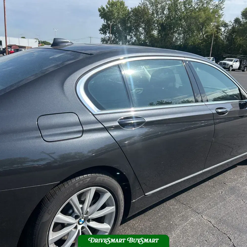 2022 BMW 7-Series 740i