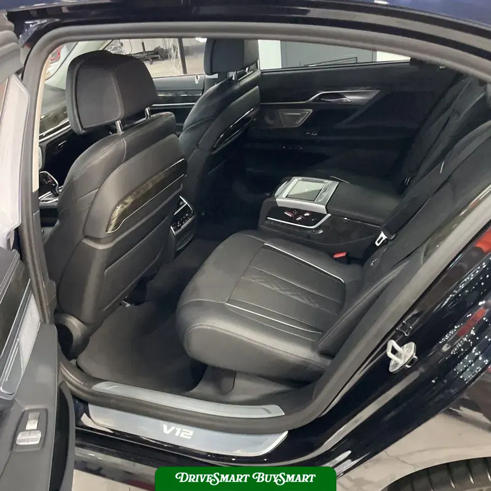 2022 BMW 7-Series M760xi