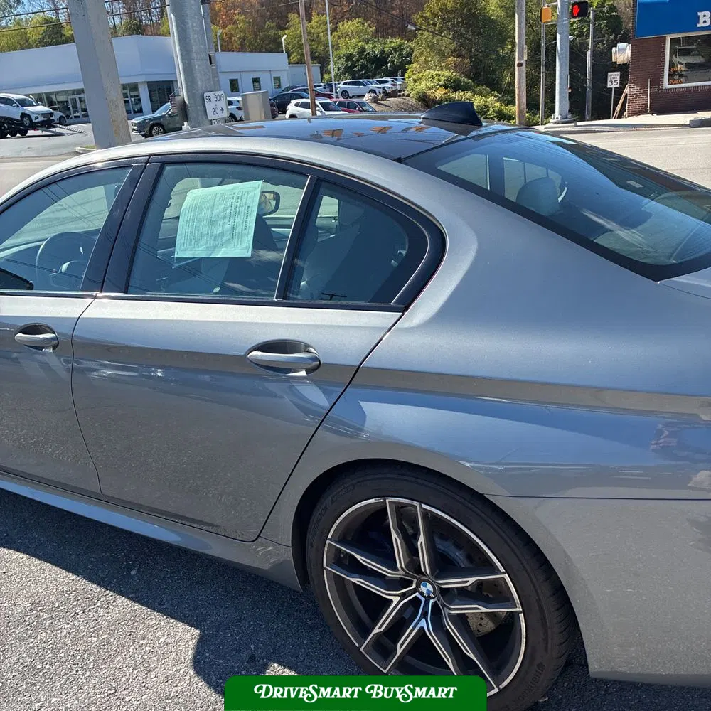 2023 BMW M5
