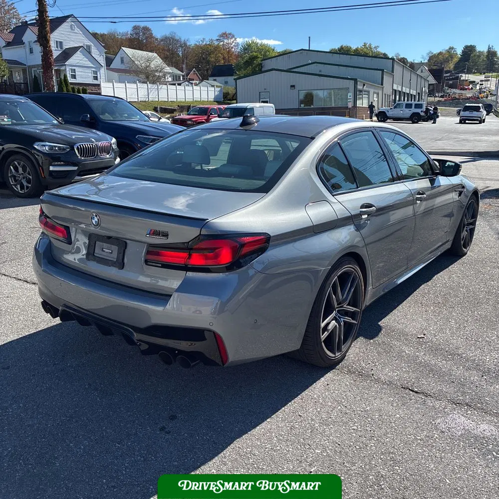 2023 BMW M5