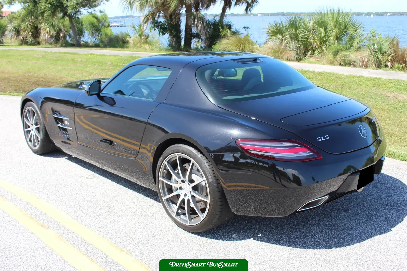 2011 Mercedes-Benz SLS