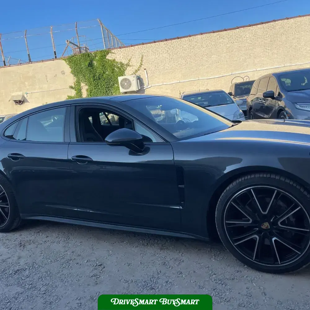 2018 Porsche Panamera 4