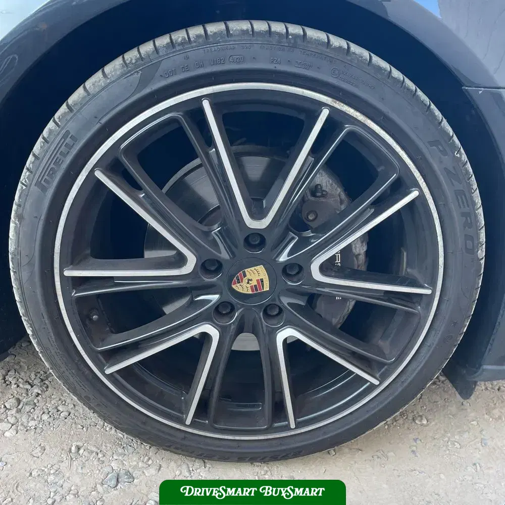 2018 Porsche Panamera 4