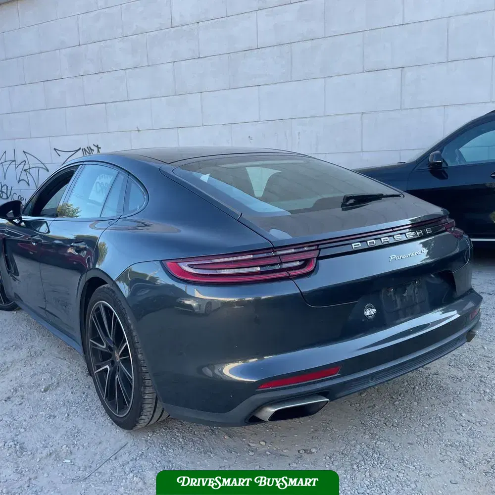 2018 Porsche Panamera 4