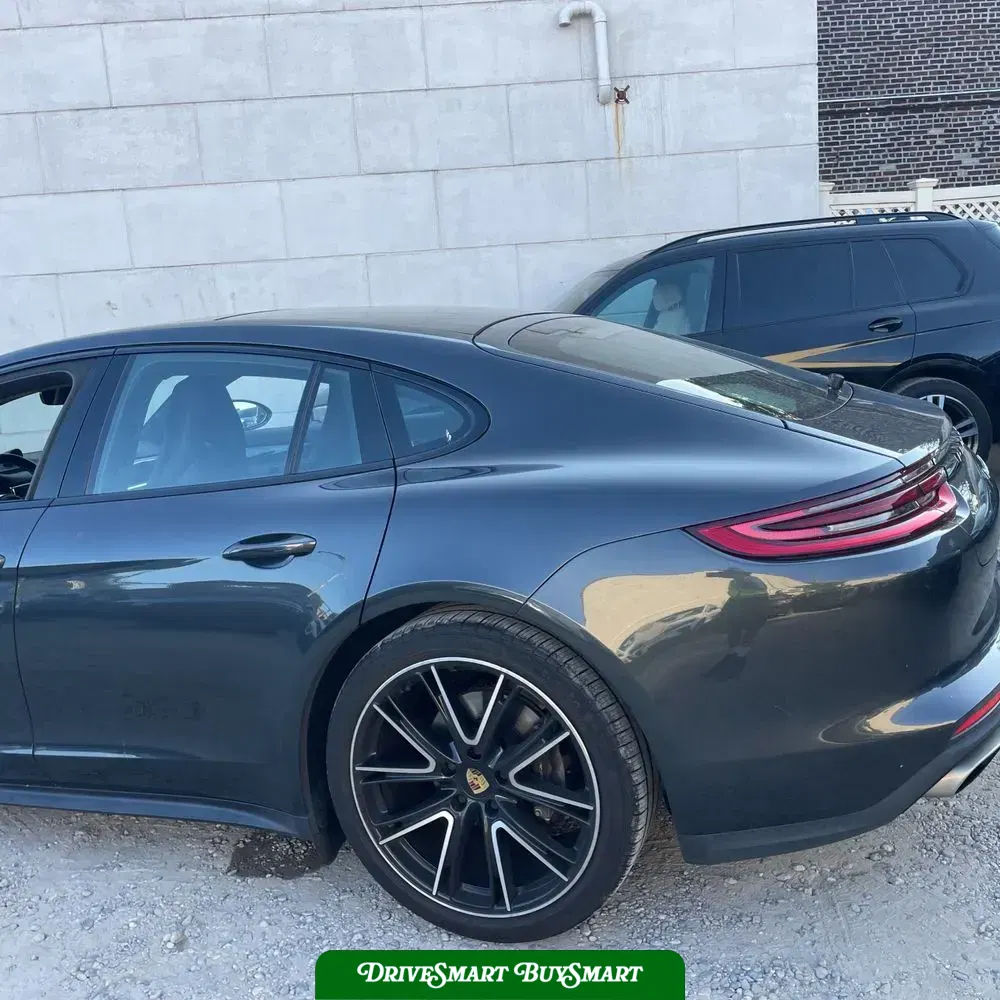 2018 Porsche Panamera 4