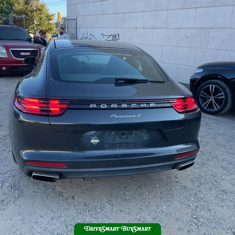 2018 Porsche Panamera 4