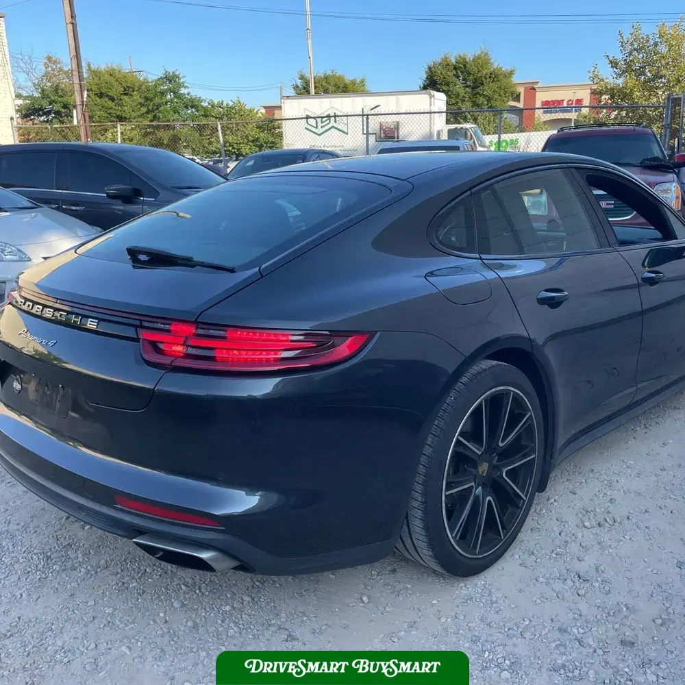 2018 Porsche Panamera 4