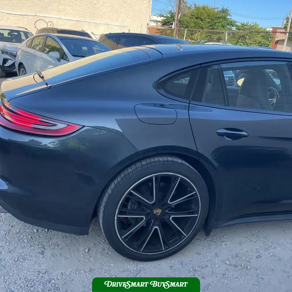 2018 Porsche Panamera 4