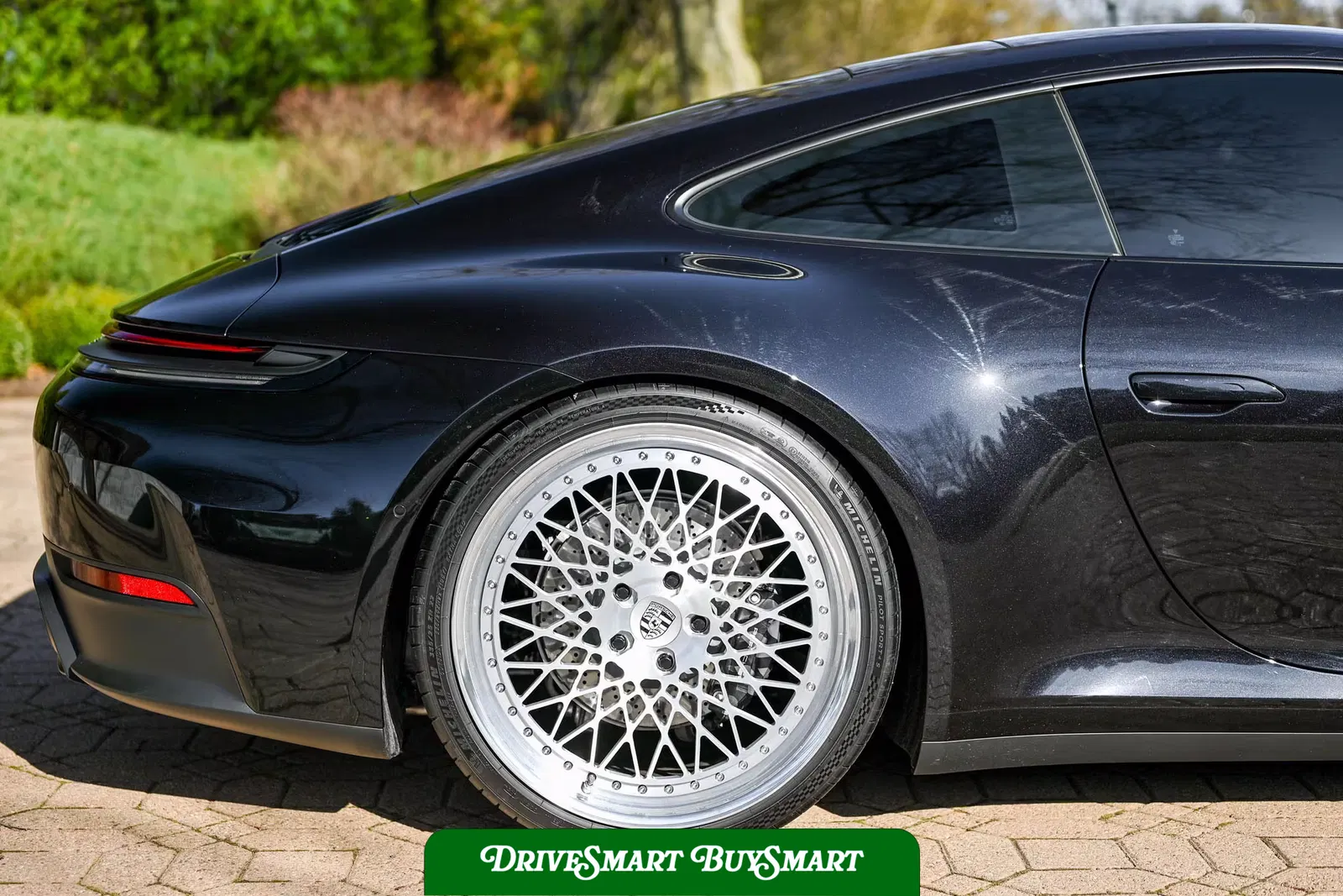 2025 Porsche 911 Carrera
