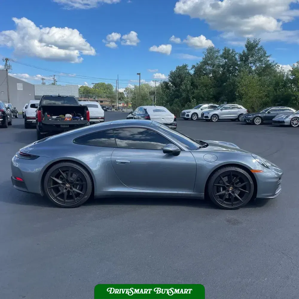 2025 Porsche 911 Carrera