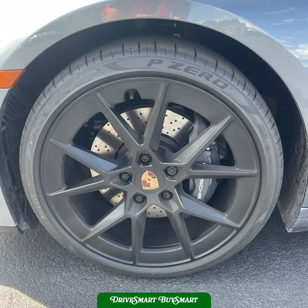 2025 Porsche 911 Carrera