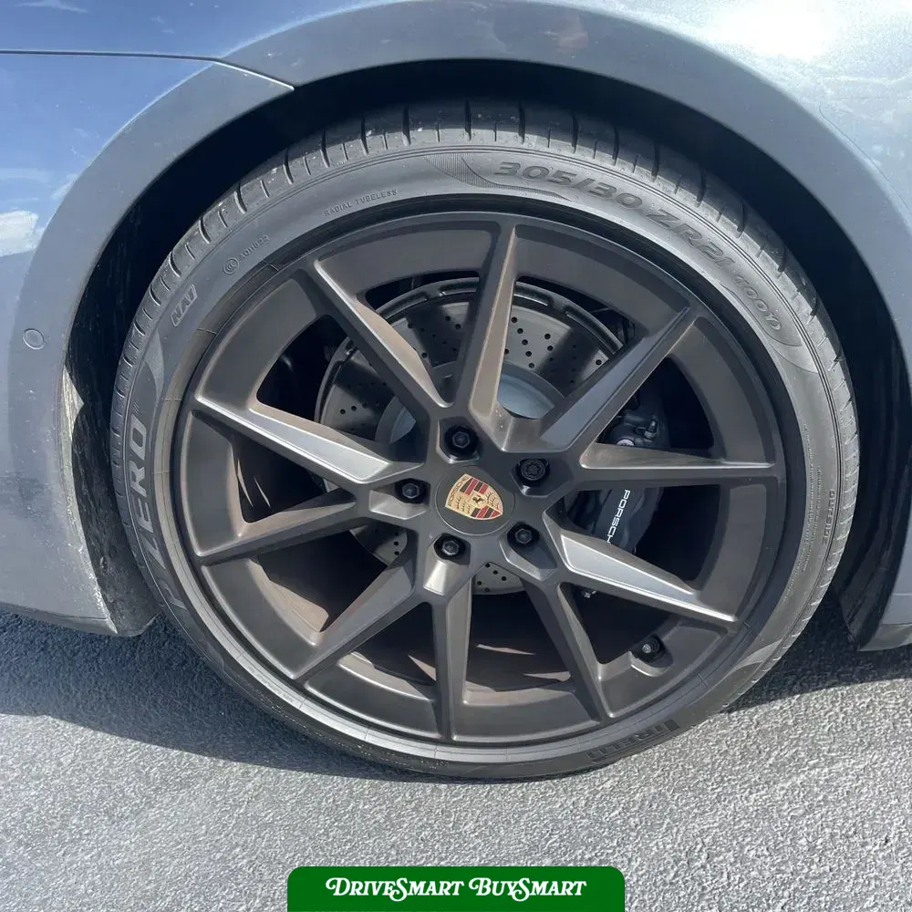 2025 Porsche 911 Carrera
