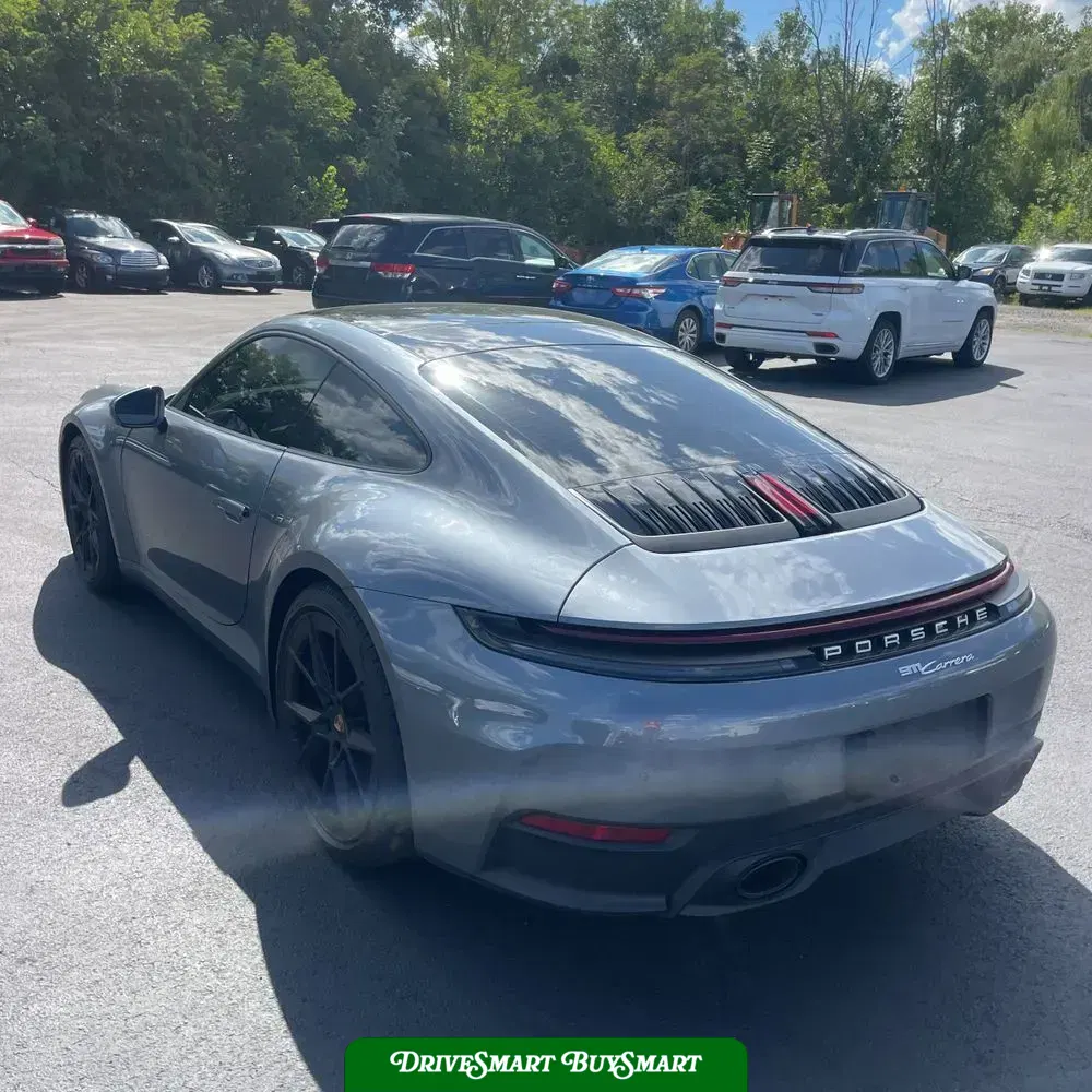 2025 Porsche 911 Carrera