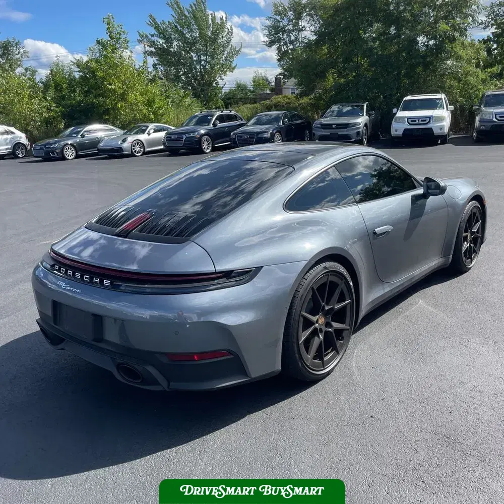 2025 Porsche 911 Carrera