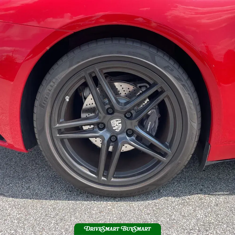 2019 Porsche 911 Carrera