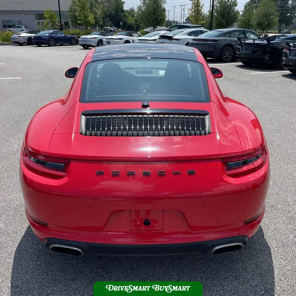 2019 Porsche 911 Carrera