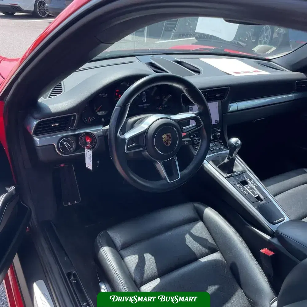 2019 Porsche 911 Carrera